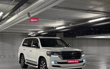 Toyota Land Cruiser 200, 2018 год, 5 000 000 рублей, 1 фотография
