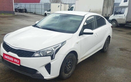 KIA Rio IV, 2021 год, 1 350 000 рублей, 1 фотография