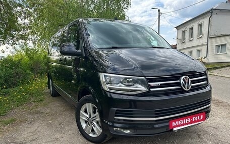 Volkswagen Multivan T6 рестайлинг, 2018 год, 4 850 000 рублей, 3 фотография