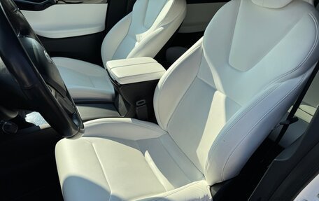 Tesla Model X I, 2019 год, 4 000 000 рублей, 9 фотография