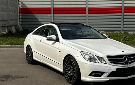 Mercedes-Benz E-Класс, 2011 год, 1 450 000 рублей, 2 фотография