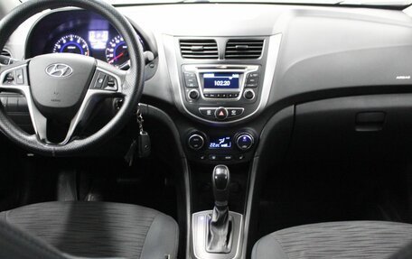 Hyundai Solaris II рестайлинг, 2015 год, 850 000 рублей, 19 фотография