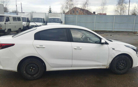 KIA Rio IV, 2021 год, 1 350 000 рублей, 4 фотография