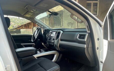 Nissan Titan II, 2019 год, 2 000 000 рублей, 10 фотография