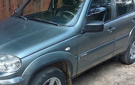 Chevrolet Niva I рестайлинг, 2017 год, 750 000 рублей, 2 фотография