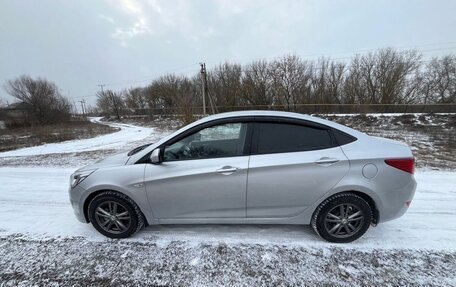 Hyundai Solaris II рестайлинг, 2015 год, 800 000 рублей, 5 фотография