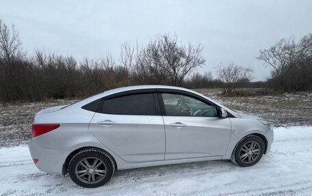 Hyundai Solaris II рестайлинг, 2015 год, 800 000 рублей, 8 фотография