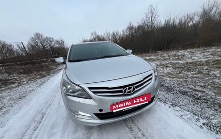 Hyundai Solaris II рестайлинг, 2015 год, 800 000 рублей, 6 фотография