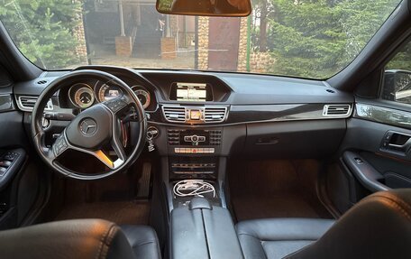 Mercedes-Benz E-Класс, 2013 год, 2 250 000 рублей, 6 фотография