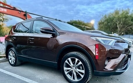 Toyota RAV4, 2017 год, 2 690 000 рублей, 4 фотография
