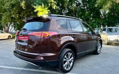 Toyota RAV4, 2017 год, 2 690 000 рублей, 7 фотография