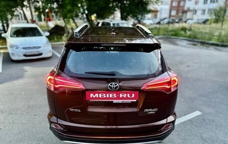 Toyota RAV4, 2017 год, 2 690 000 рублей, 9 фотография