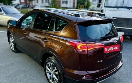 Toyota RAV4, 2017 год, 2 690 000 рублей, 11 фотография