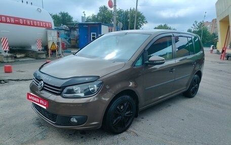 Volkswagen Touran III, 2012 год, 850 000 рублей, 3 фотография