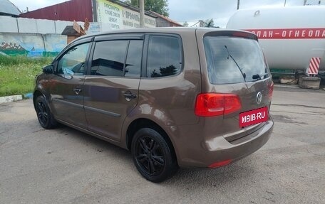 Volkswagen Touran III, 2012 год, 850 000 рублей, 4 фотография