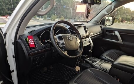 Toyota Land Cruiser 200, 2012 год, 3 300 000 рублей, 20 фотография