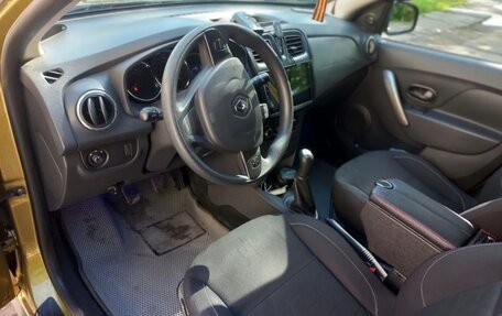 Renault Sandero II рестайлинг, 2015 год, 1 100 000 рублей, 2 фотография