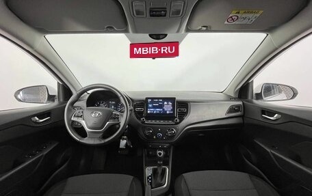 Hyundai Solaris II рестайлинг, 2021 год, 1 700 000 рублей, 10 фотография