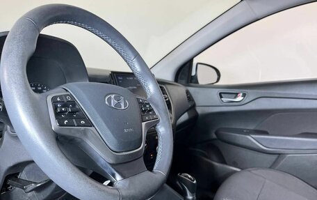 Hyundai Solaris II рестайлинг, 2021 год, 1 700 000 рублей, 26 фотография