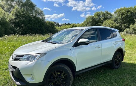 Toyota RAV4, 2015 год, 1 845 000 рублей, 3 фотография