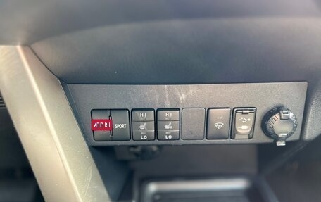 Toyota RAV4, 2015 год, 1 845 000 рублей, 4 фотография