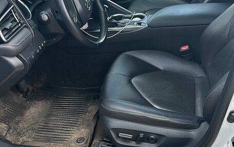 Toyota Camry, 2021 год, 2 650 000 рублей, 5 фотография