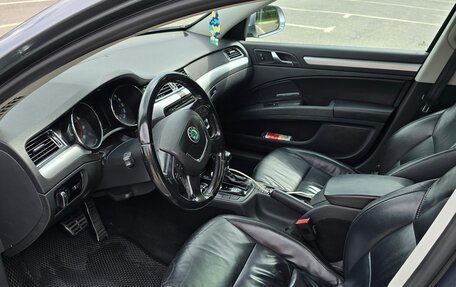 Skoda Superb III рестайлинг, 2011 год, 1 299 000 рублей, 22 фотография