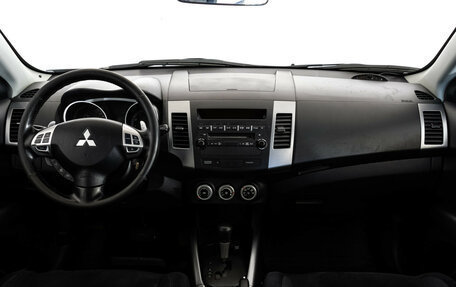 Mitsubishi Outlander III рестайлинг 3, 2008 год, 999 000 рублей, 10 фотография