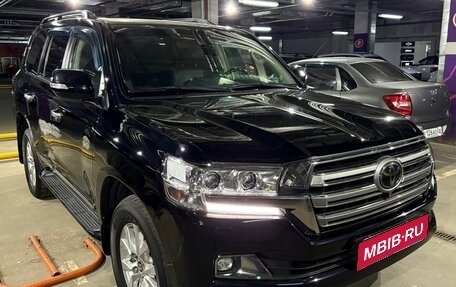 Toyota Land Cruiser 200, 2018 год, 5 500 000 рублей, 1 фотография