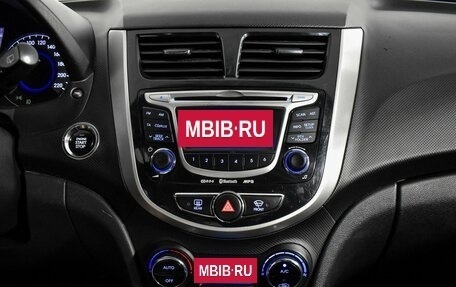 Hyundai Solaris II рестайлинг, 2013 год, 699 000 рублей, 16 фотография