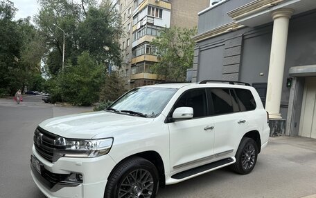 Toyota Land Cruiser 200, 2020 год, 8 000 000 рублей, 3 фотография