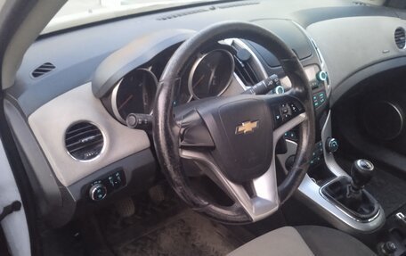 Chevrolet Cruze II, 2013 год, 650 000 рублей, 2 фотография