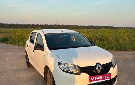 Renault Sandero II рестайлинг, 2014 год, 550 000 рублей, 2 фотография