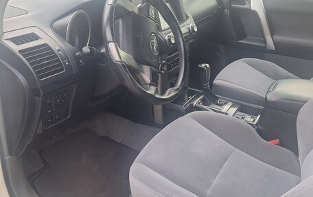 Toyota Land Cruiser Prado 150 рестайлинг 2, 2010 год, 2 400 000 рублей, 6 фотография
