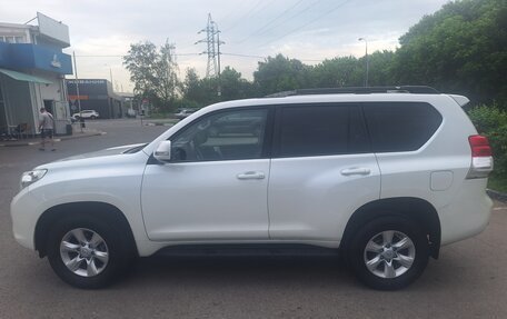 Toyota Land Cruiser Prado 150 рестайлинг 2, 2010 год, 2 400 000 рублей, 2 фотография