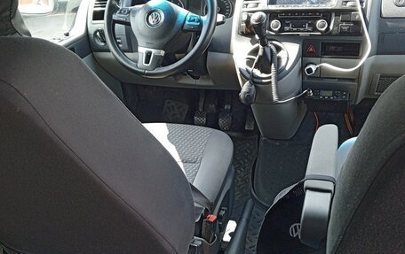 Volkswagen Caravelle T5, 2014 год, 1 800 000 рублей, 6 фотография