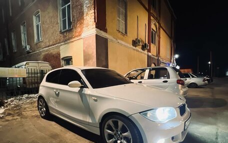 BMW 1 серия, 2008 год, 750 000 рублей, 2 фотография