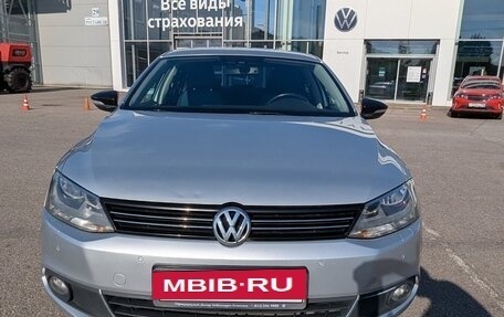 Volkswagen Jetta VI, 2013 год, 1 254 000 рублей, 2 фотография