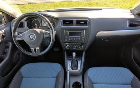 Volkswagen Jetta VI, 2013 год, 1 254 000 рублей, 18 фотография