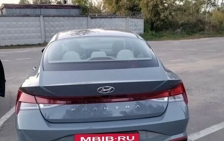 Hyundai Elantra, 2021 год, 2 550 000 рублей, 2 фотография