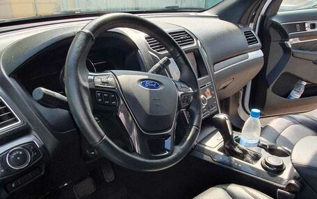 Ford Explorer VI, 2017 год, 3 350 000 рублей, 2 фотография