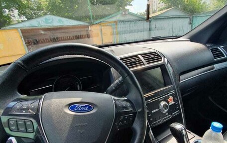 Ford Explorer VI, 2017 год, 3 350 000 рублей, 3 фотография