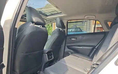 Toyota Venza, 2022 год, 3 050 060 рублей, 8 фотография