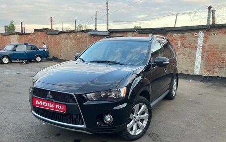Mitsubishi Outlander III рестайлинг 3, 2011 год, 1 500 000 рублей, 2 фотография