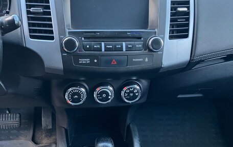 Mitsubishi Outlander III рестайлинг 3, 2011 год, 1 500 000 рублей, 12 фотография