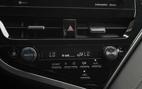 Toyota Camry, 2021 год, 3 360 000 рублей, 13 фотография