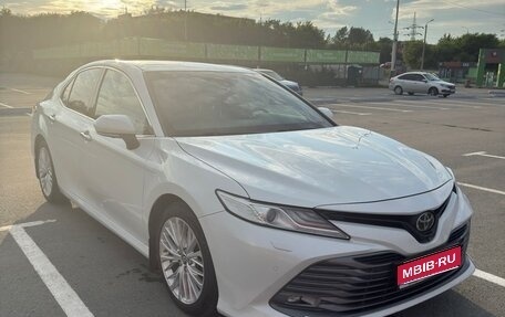 Toyota Camry, 2018 год, 2 800 000 рублей, 1 фотография