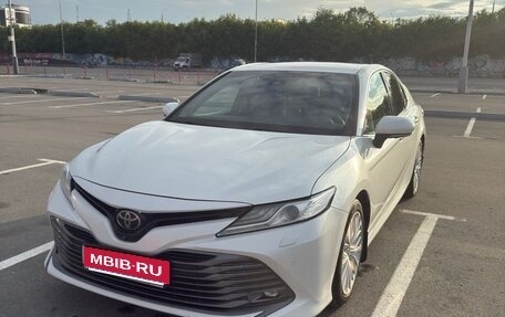 Toyota Camry, 2018 год, 2 800 000 рублей, 2 фотография