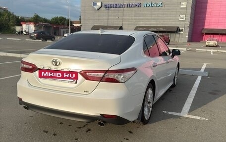 Toyota Camry, 2018 год, 2 800 000 рублей, 4 фотография