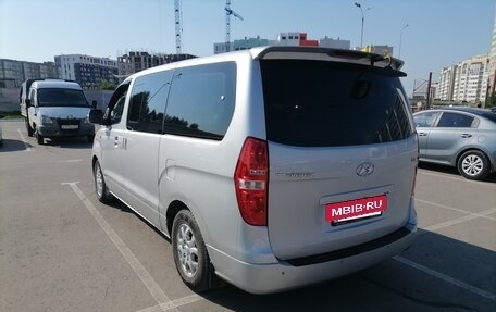 Hyundai Grand Starex Grand Starex I рестайлинг 2, 2008 год, 990 000 рублей, 3 фотография